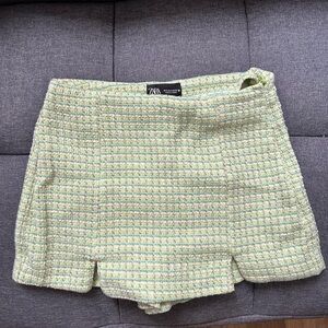 Zara Women's Green Tweed Shorts